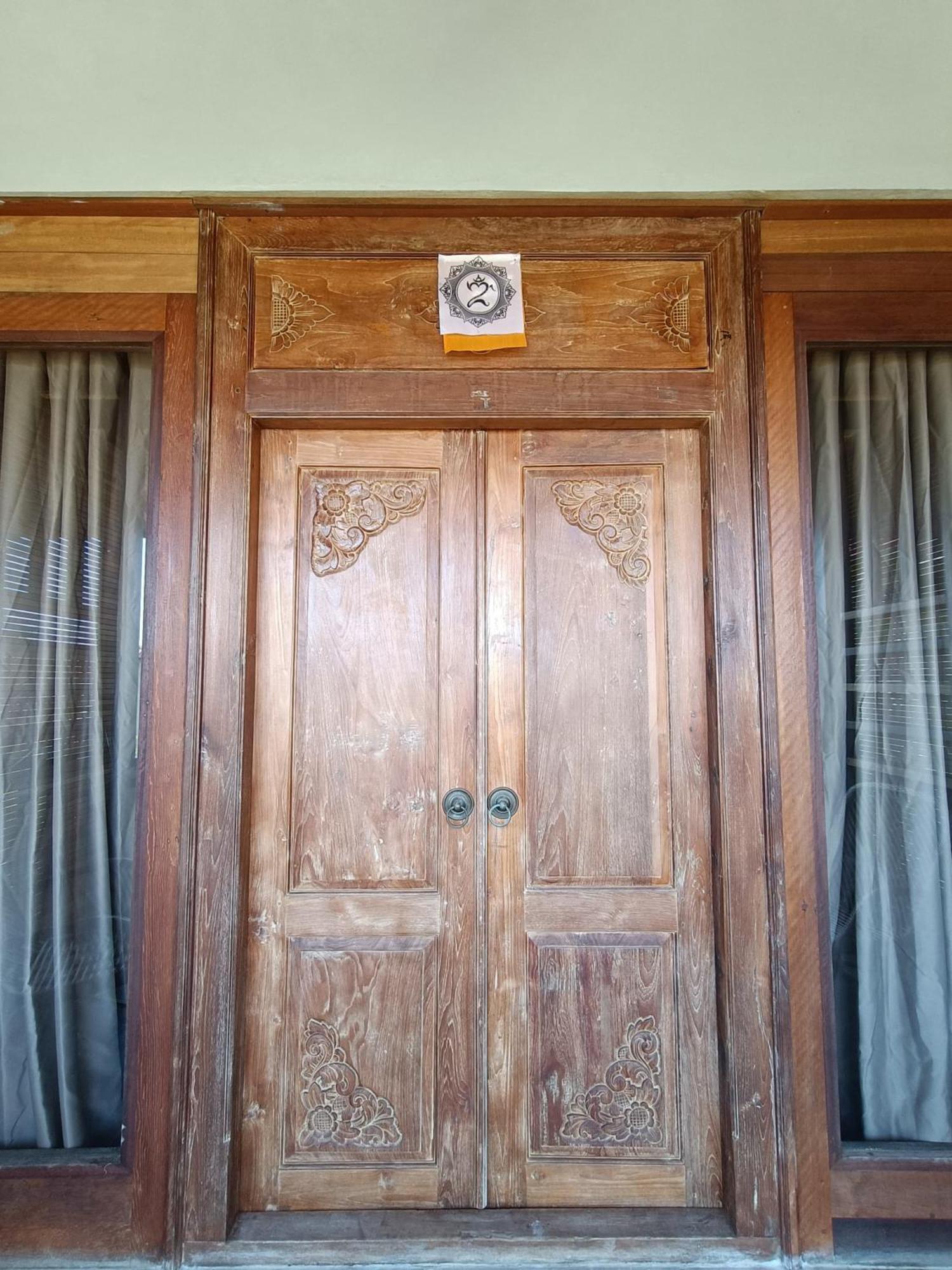 Putra'Lebah Amed Guest House Exterior foto