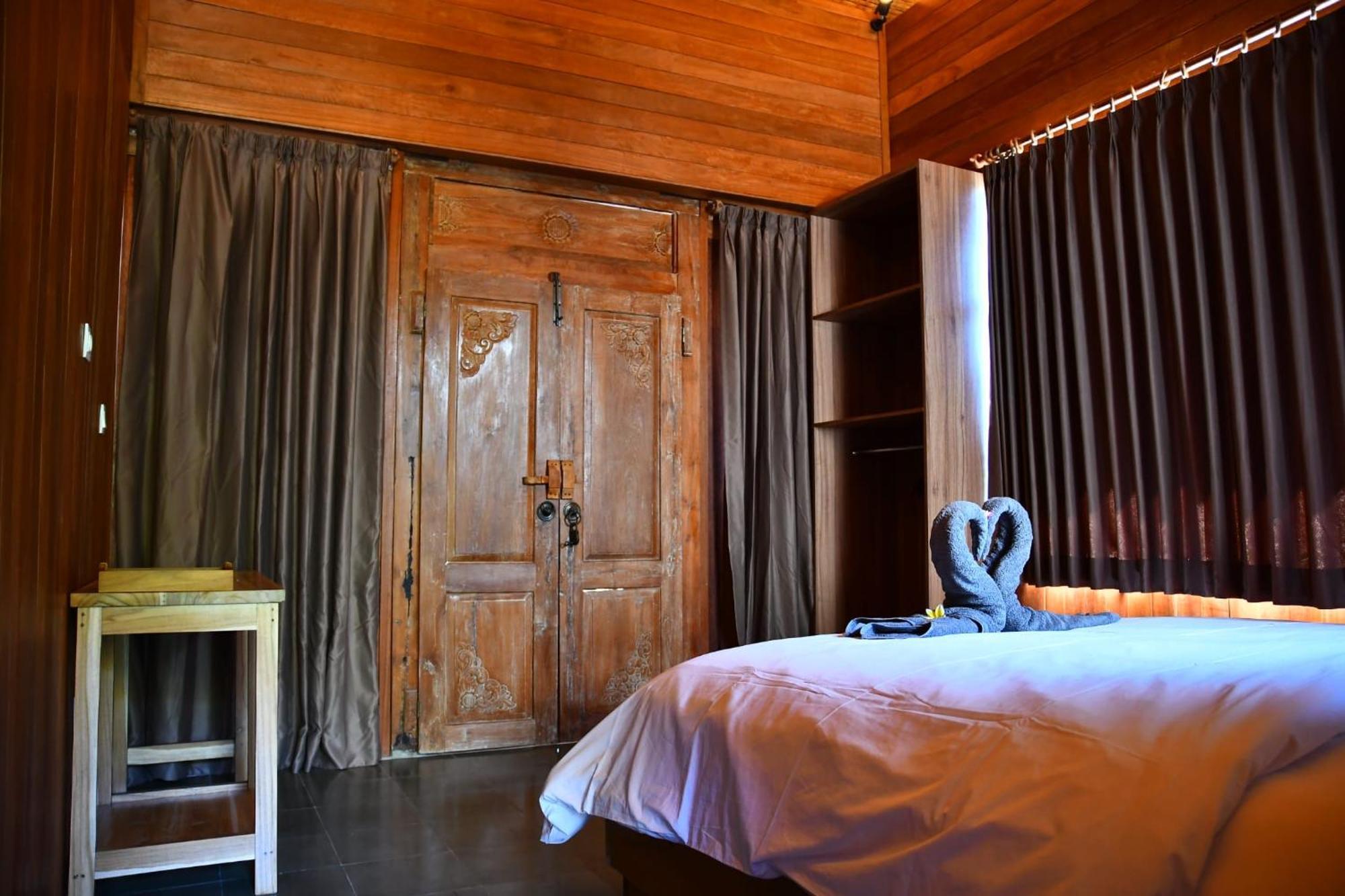 Putra'Lebah Amed Guest House Exterior foto