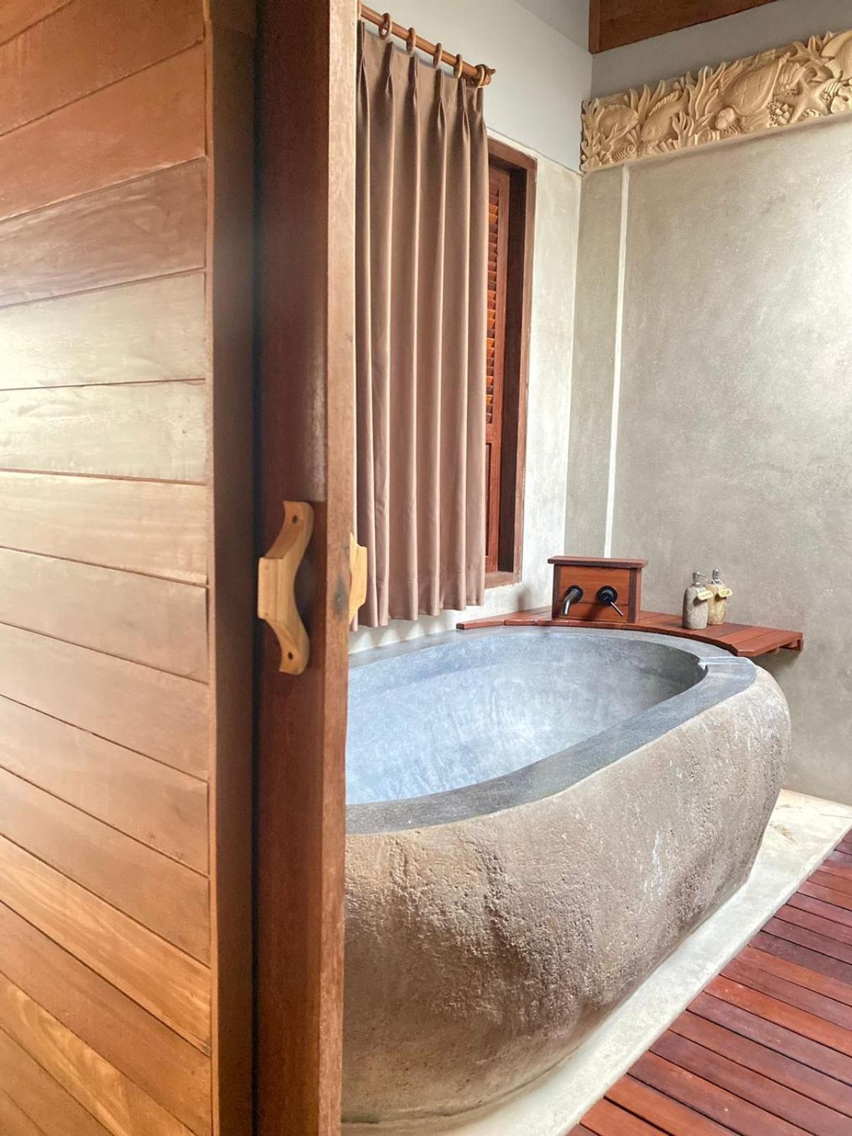 Putra'Lebah Amed Guest House Exterior foto
