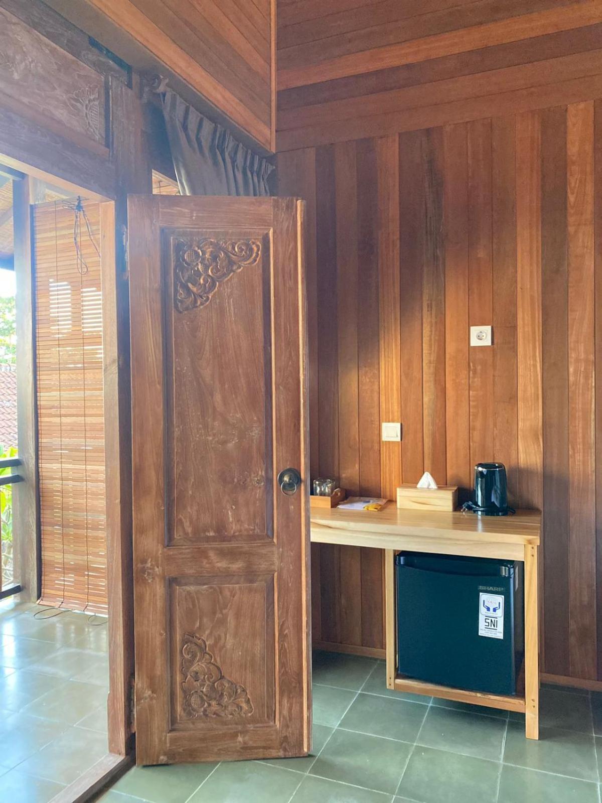 Putra'Lebah Amed Guest House Exterior foto